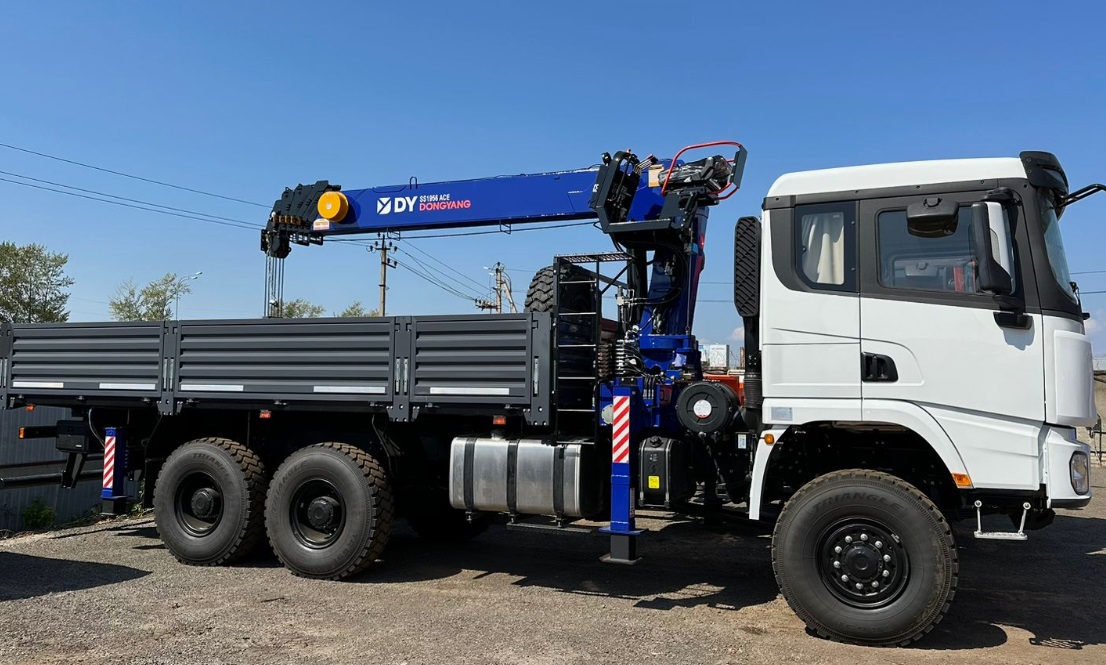 Бортовой автомобиль Shacman X3000 с КМУ DongYang SS2036